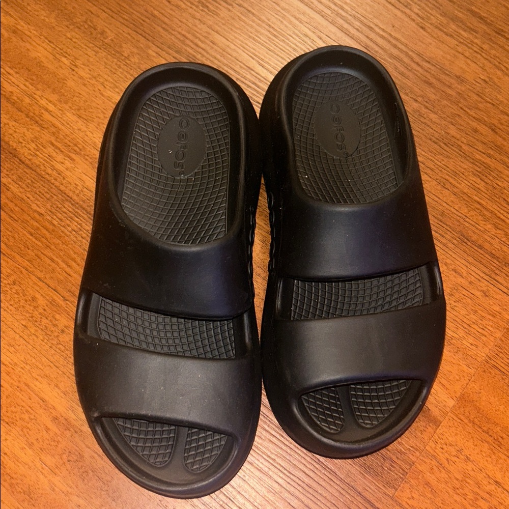 COPY - OOFOS WOMEN'S OOMEGA OOAHH SANDAL BLACK SZ 7 - Picture 3 of 5